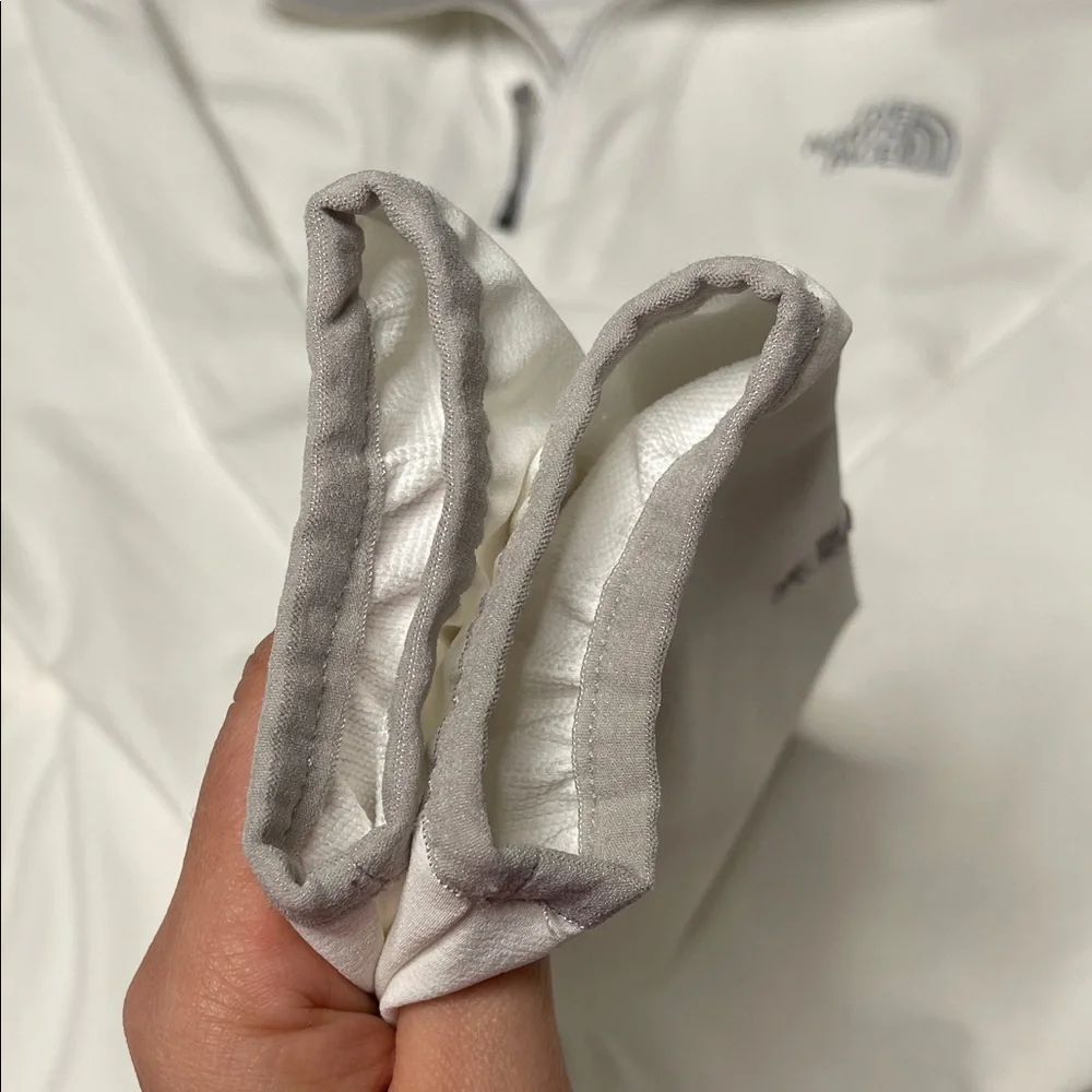 The North Face White/Cream Apex Quarter-Zip Pullover - Picture 8 of 16